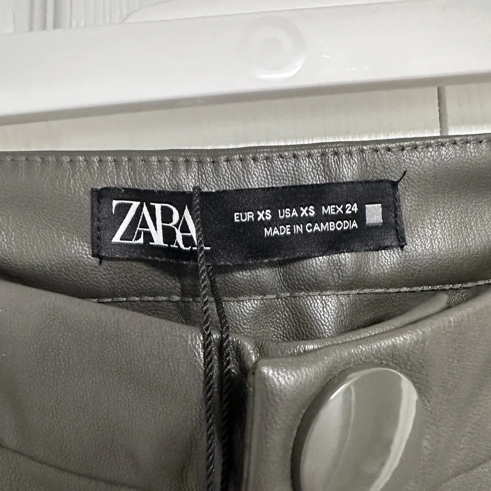 ZARA Black Faux Leather Leggings Hi-Rise Leggings Skinny Pants Size XS